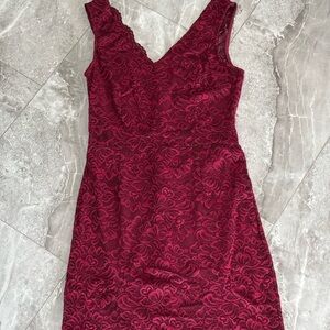 Sleeveless V-Neck Lace Mini Dress in Burgundy